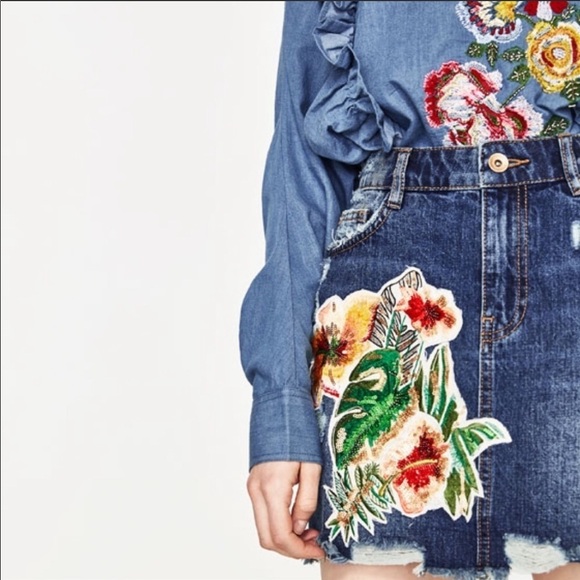 ZARA Ripped Floral Denim Skirt​​​​​ - Picture 2 of 7